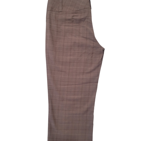 Cropped Dress Pants. - Picture 2 of 4